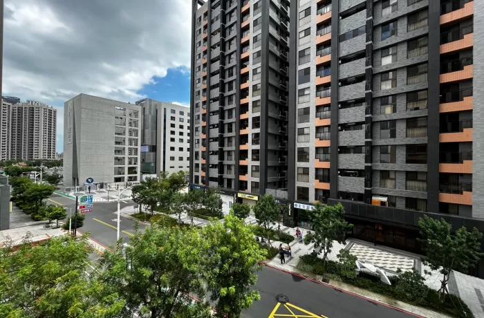 合展好市｜桃園中路前後陽台大三房車位｜2560萬